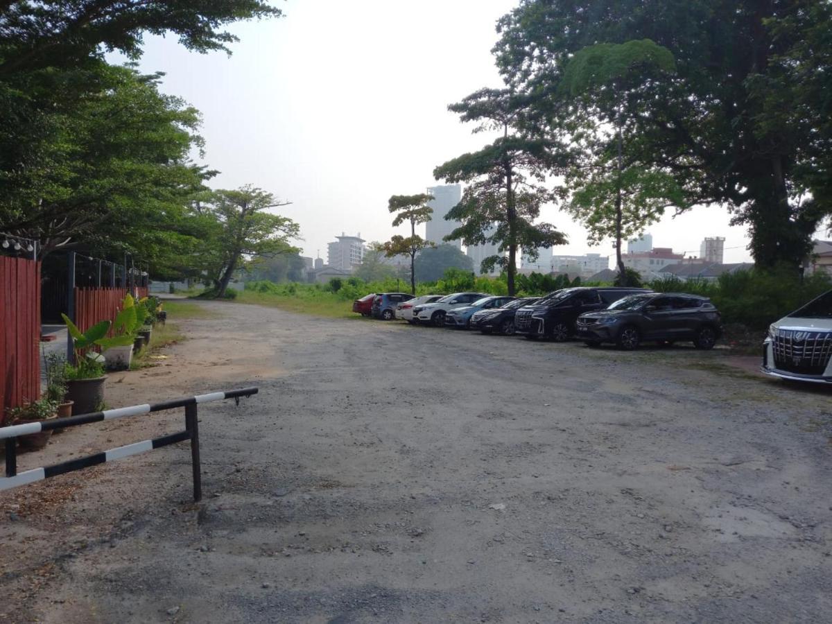 Tengkera Hotel *